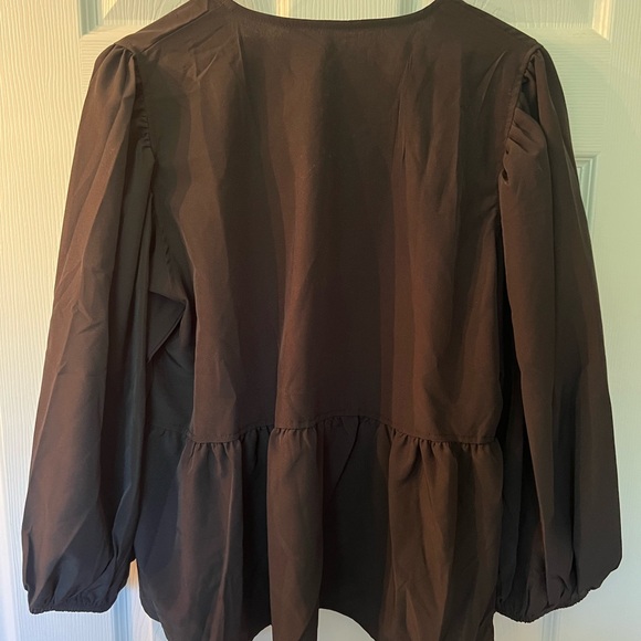 Ladies Top - Picture 4 of 4